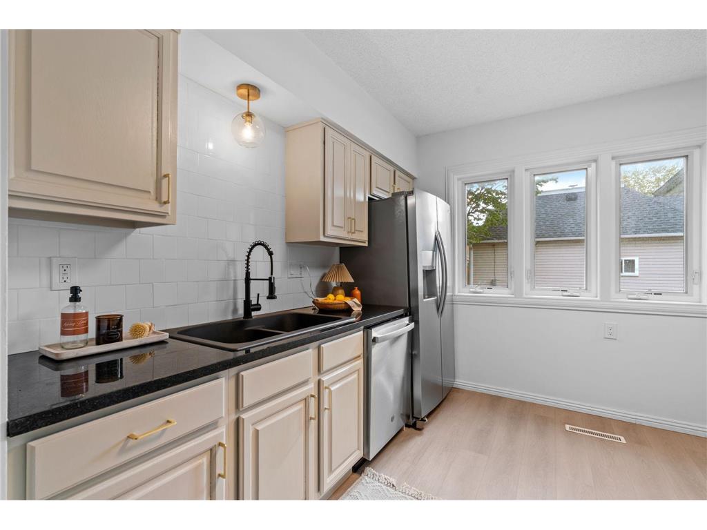 385 - 387 Stryker Avenue Saint Paul MN 55107 7082016 image14