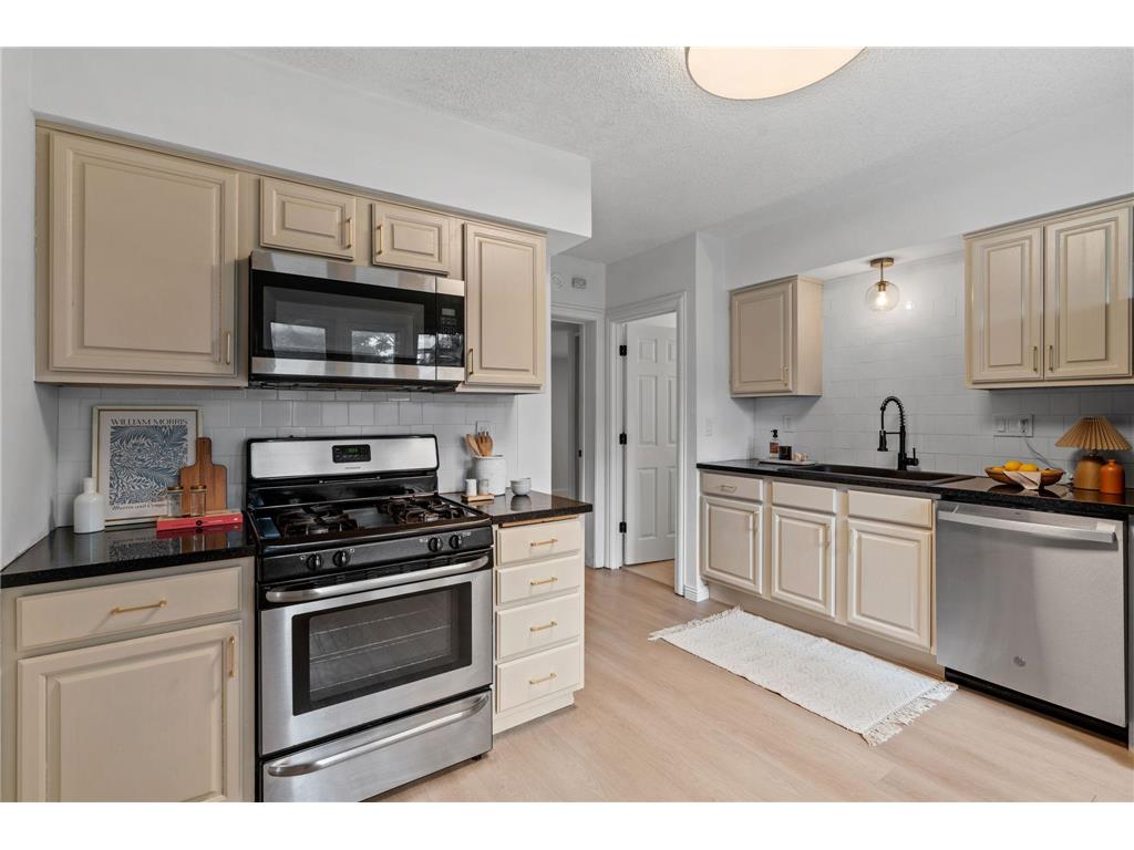 385 - 387 Stryker Avenue Saint Paul MN 55107 7082016 image16