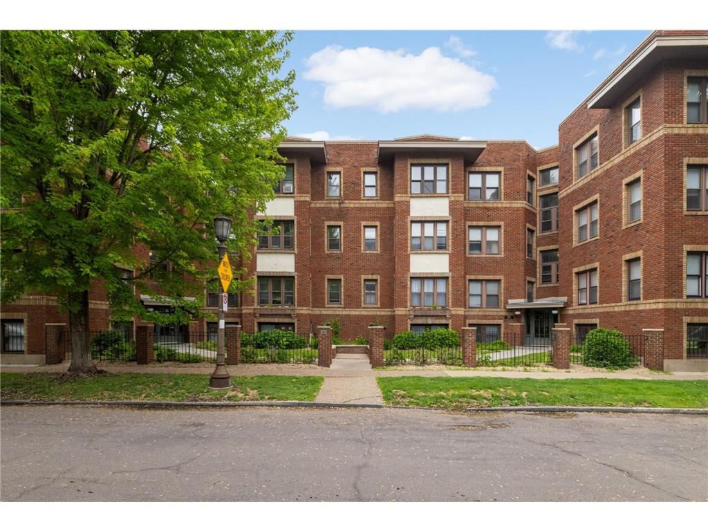 385 Laurel Avenue #10 Saint Paul MN 55102 7030800 image1