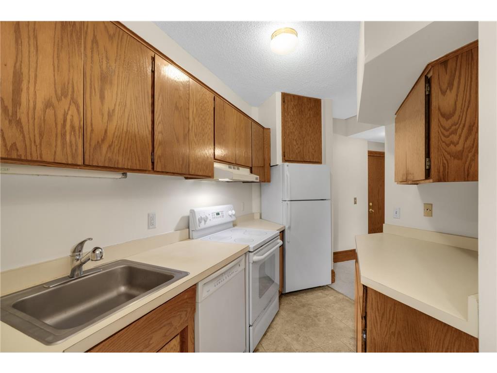 385 Laurel Avenue #10 Saint Paul MN 55102 7030800 image4