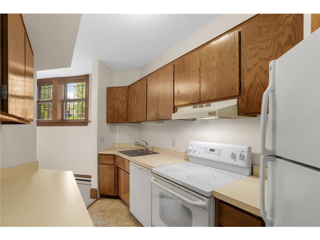 385 Laurel Avenue #10 Saint Paul MN 55102 7030800 image5