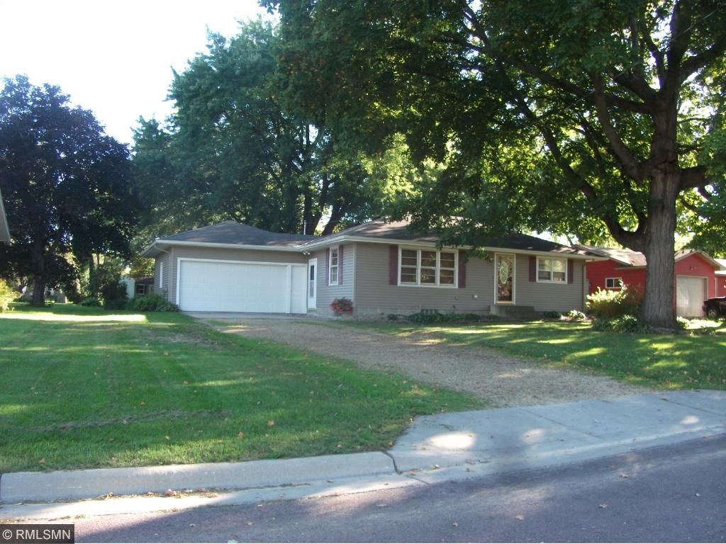 385 W Minnesota Street, Le Center, MN 56057 MLS 4763293 Edina Realty