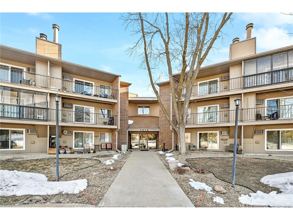 3850 Plymouth Boulevard #102 Plymouth MN 55446 6352231 image1