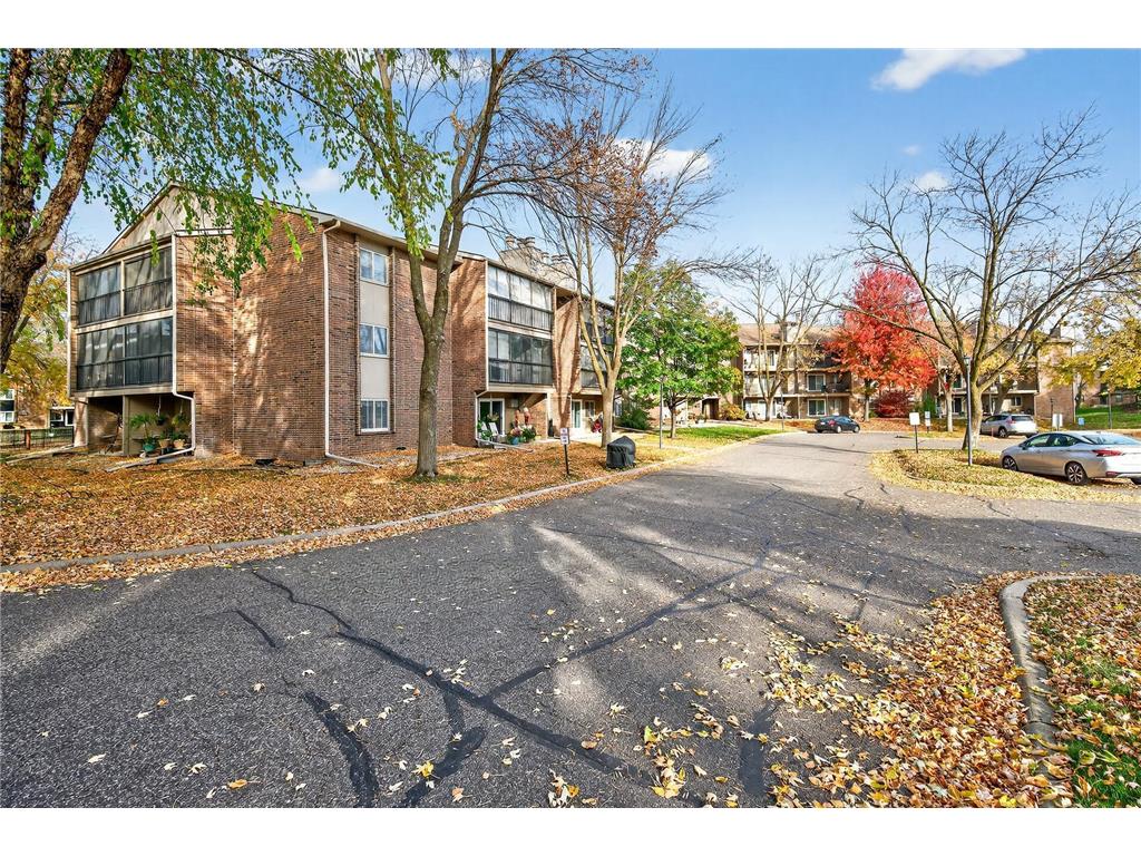 3850 Plymouth Boulevard #117 Plymouth MN 55446 6807501 image37