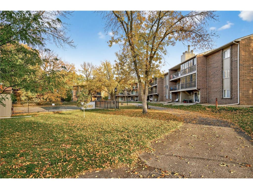 3850 Plymouth Boulevard #117 Plymouth MN 55446 6807501 image47