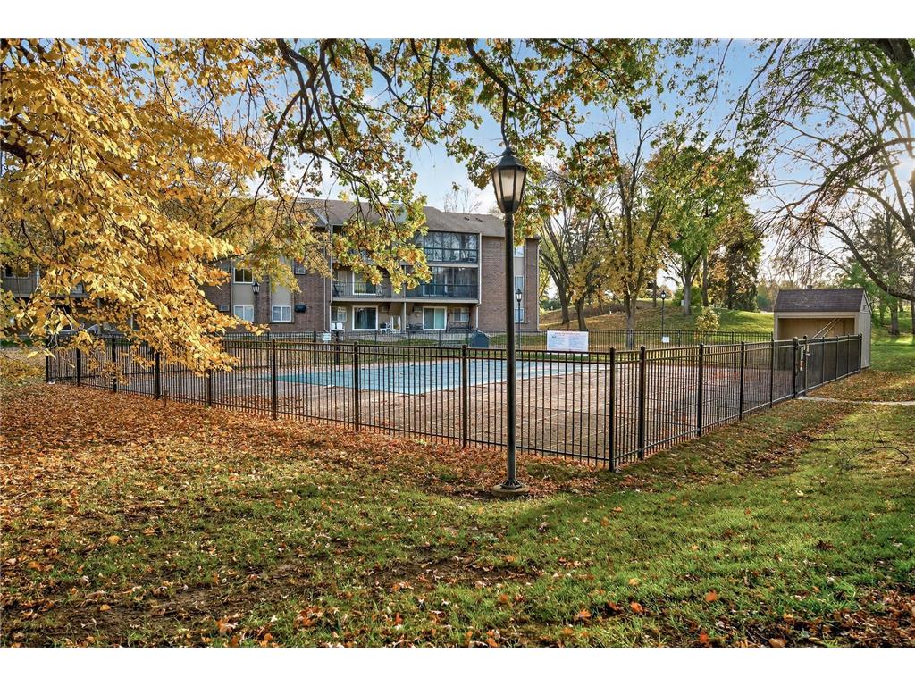 3850 Plymouth Boulevard #117 Plymouth MN 55446 6807501 image49