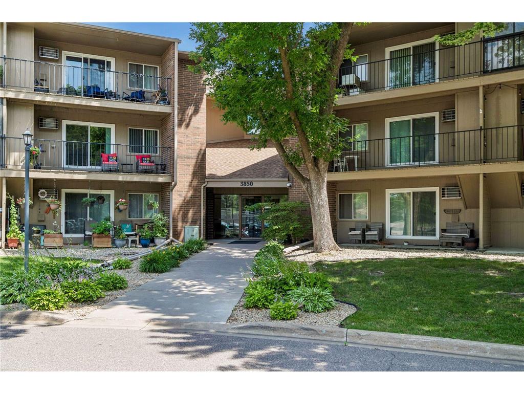 3850 Plymouth Boulevard #205 Plymouth MN 55446 7098773 image1