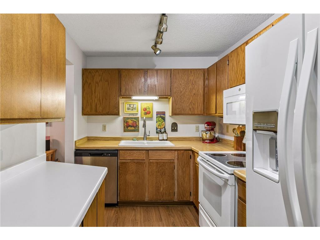 3850 Plymouth Boulevard #205 Plymouth MN 55446 7098773 image11