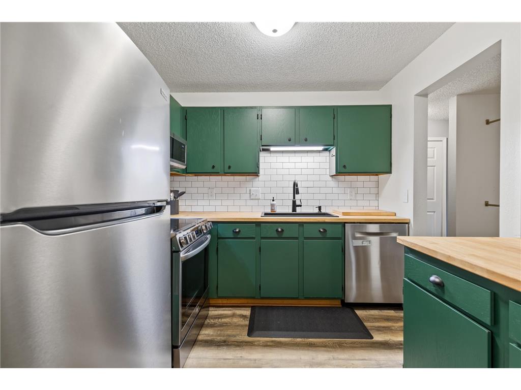 3850 Plymouth Boulevard #223 Plymouth MN 55446 7042587 image8