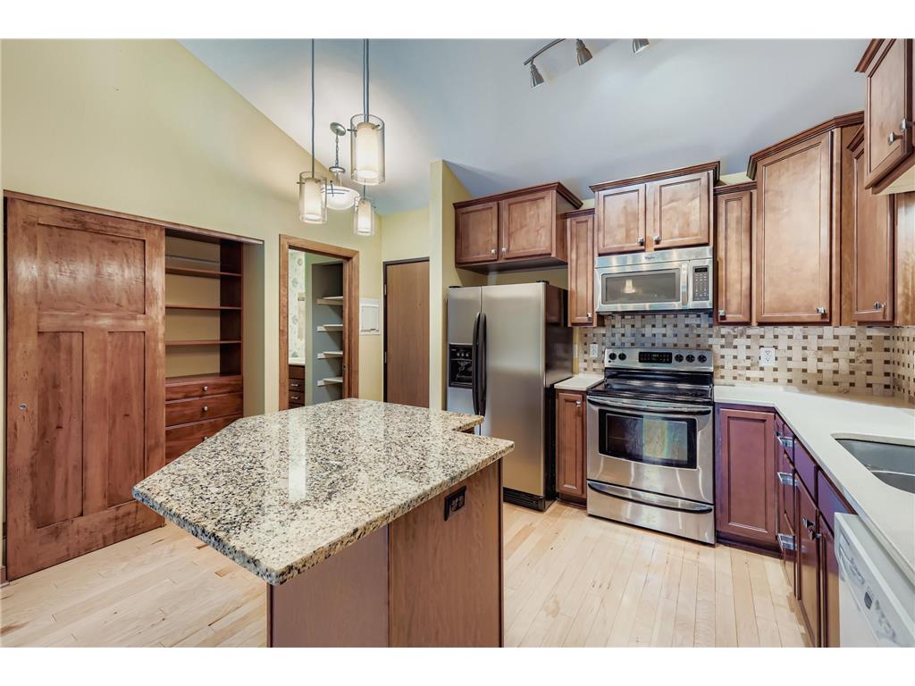 3850 Plymouth Boulevard #318 Plymouth MN 55446 6767948 image1