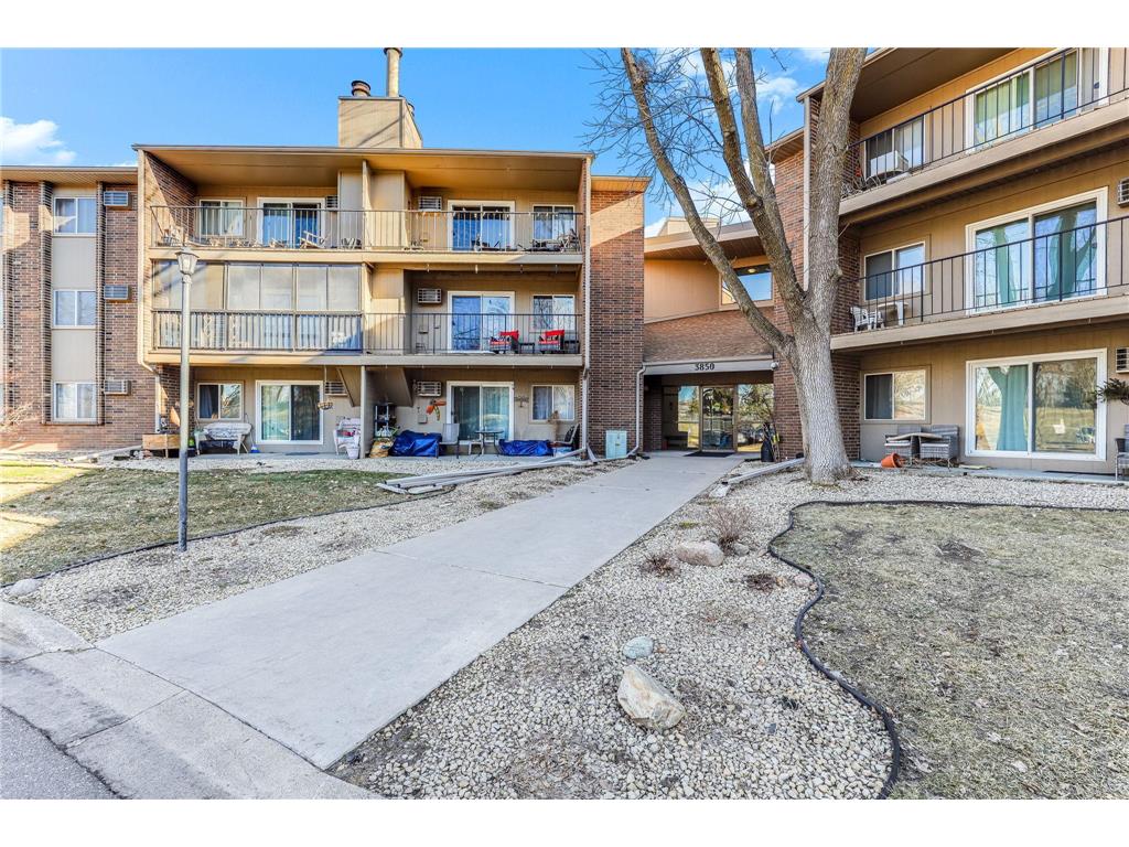 3850 Plymouth Boulevard #323 Plymouth MN 55446 7038393 image2