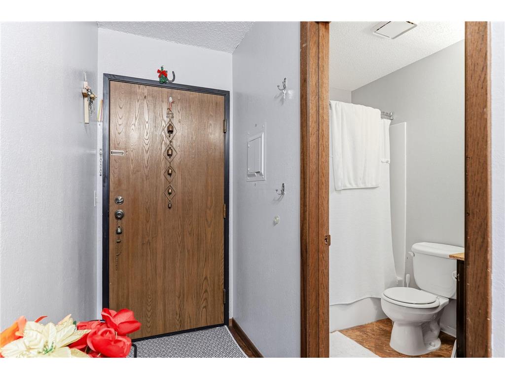 3850 Plymouth Boulevard #323 Plymouth MN 55446 7038393 image20