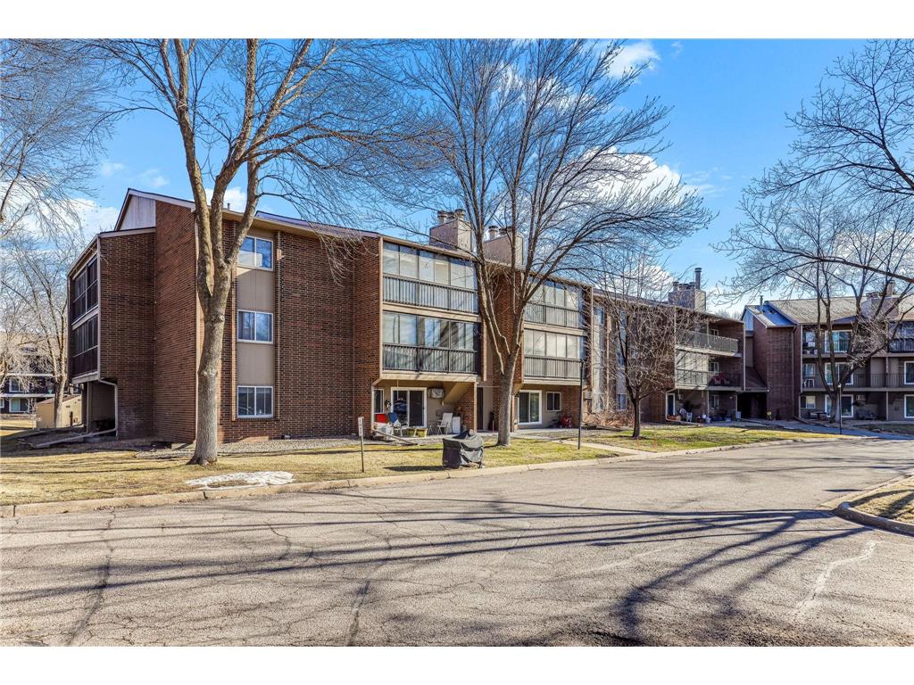 3850 Plymouth Boulevard #323 Plymouth MN 55446 7038393 image31