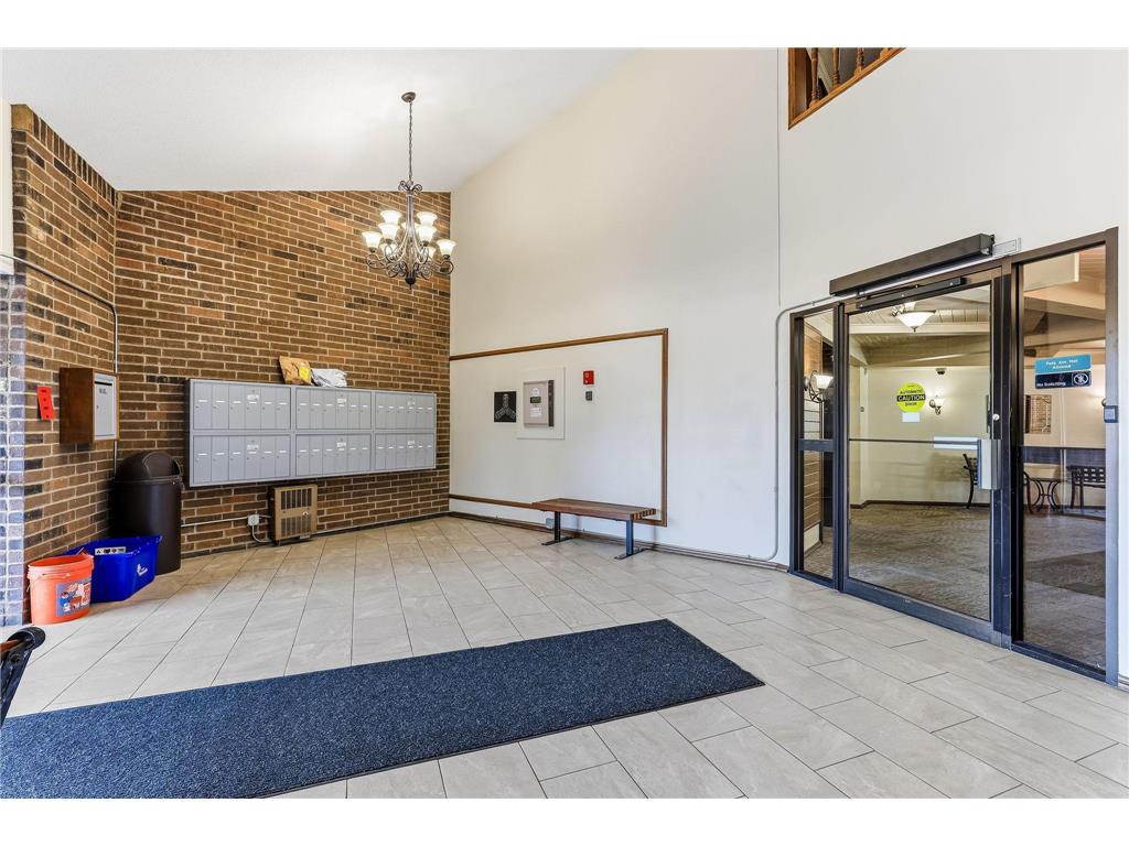 3850 Plymouth Boulevard #323 Plymouth MN 55446 7038393 image4