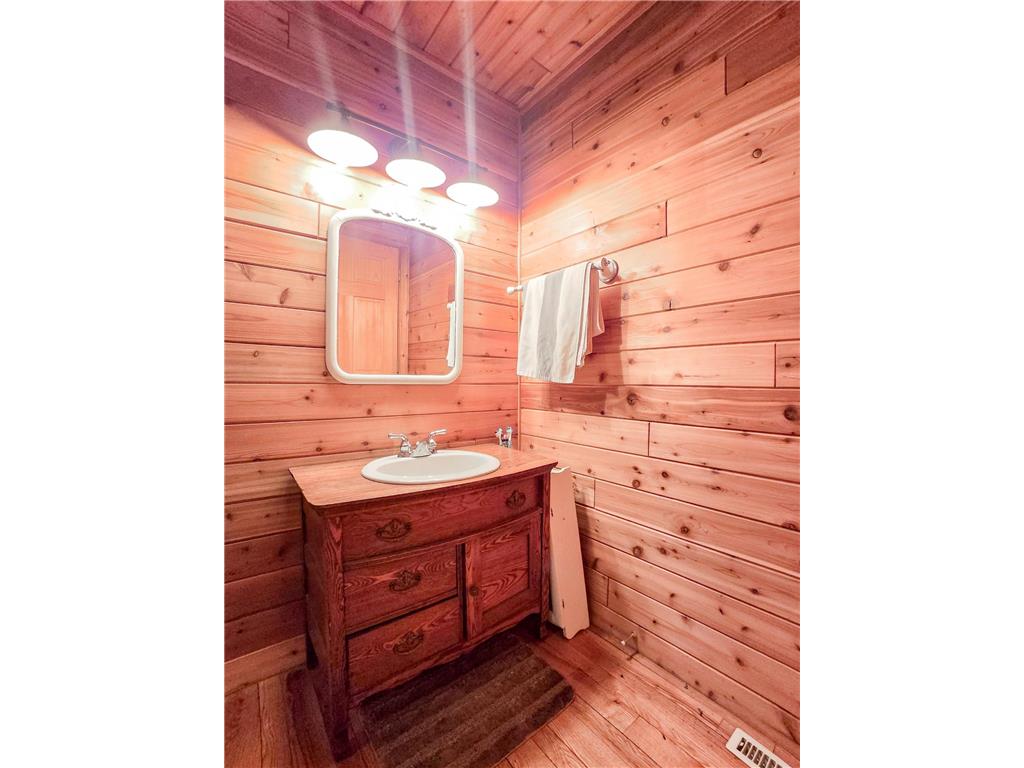 38504 Grave Lake Road Deer River MN 56636 - Grave 7054455 image18