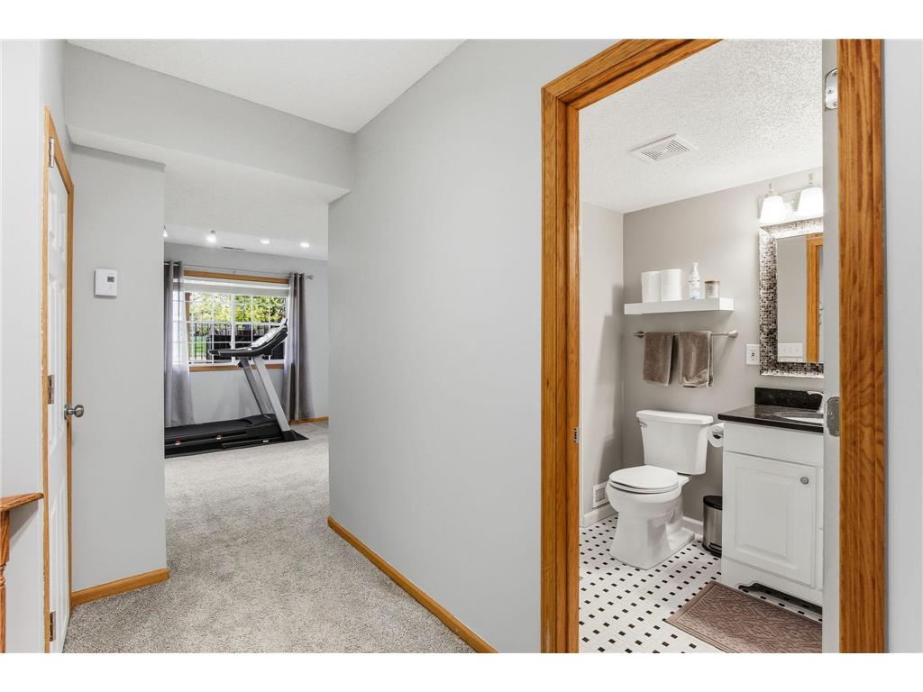 3851 Featherstone Circle Woodbury MN 55125 7068363 image38