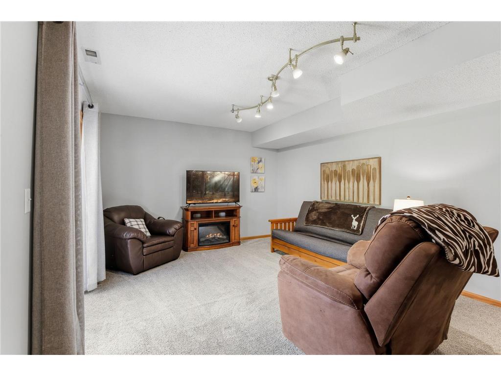 3851 Featherstone Circle Woodbury MN 55125 7068363 image39