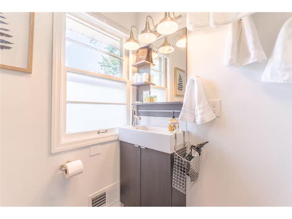 3851 Snelling Avenue Minneapolis MN 55406 7019832 image22