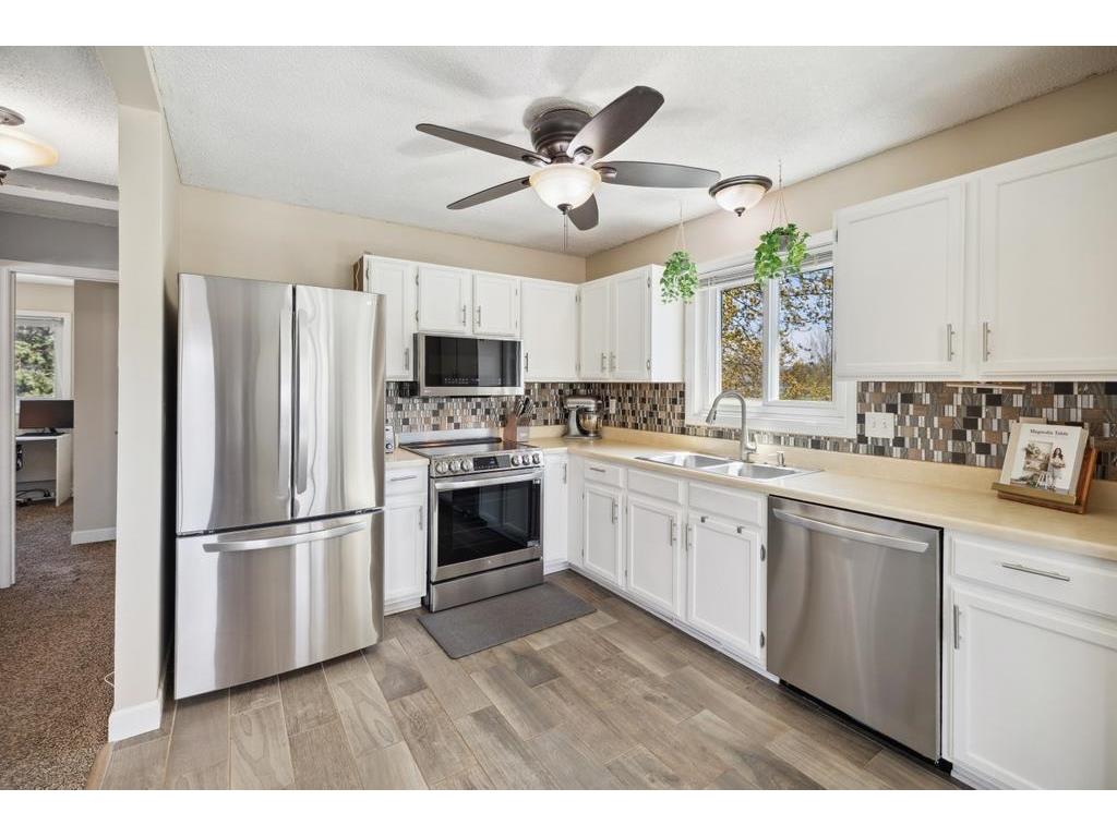 3857 Hallmark Avenue N Oakdale MN 55128 6705042 image1