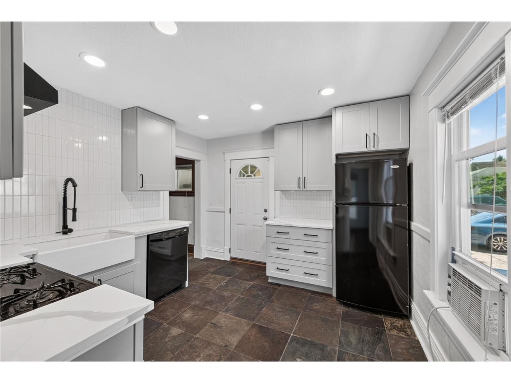 3859 Penn Avenue N Minneapolis MN 55412 7107710 image15