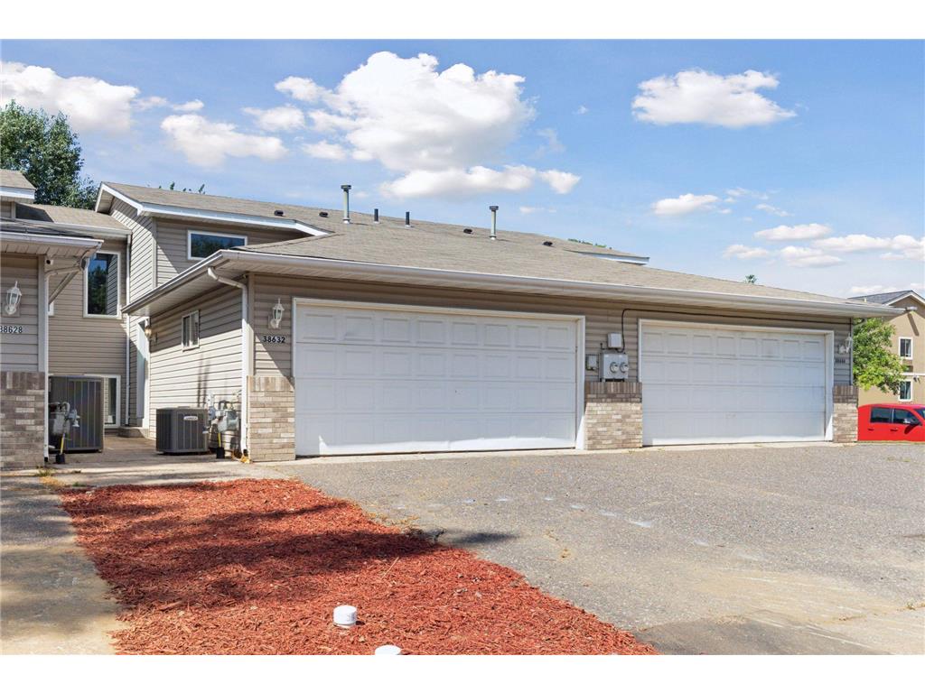 38632 Oakview Avenue North Branch MN 55056 6783203 image1