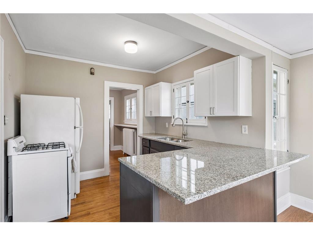 387 Cretin Avenue S Saint Paul MN 55105 7090392 image18