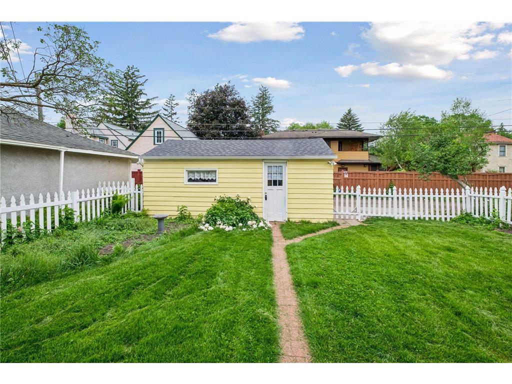 387 Cretin Avenue S Saint Paul MN 55105 7090392 image45
