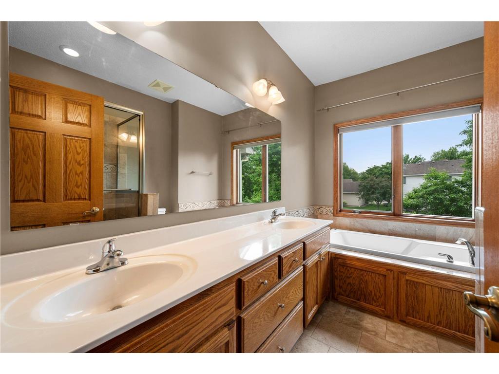 3878 Arlington Drive Woodbury MN 55129 7090101 image39