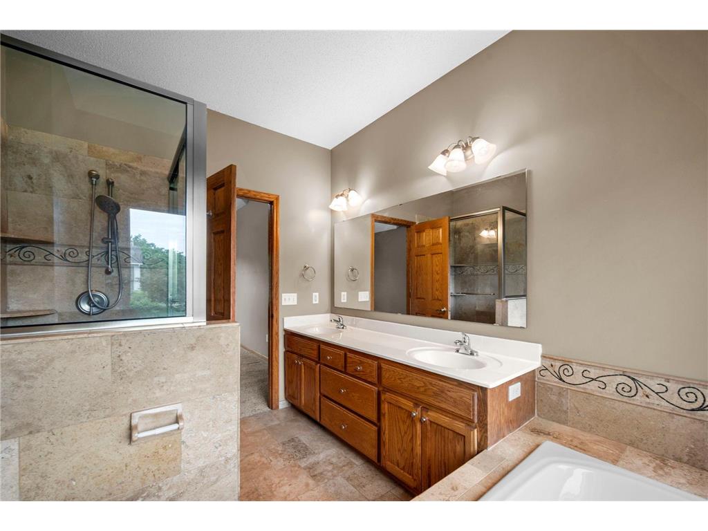 3878 Arlington Drive Woodbury MN 55129 7090101 image40