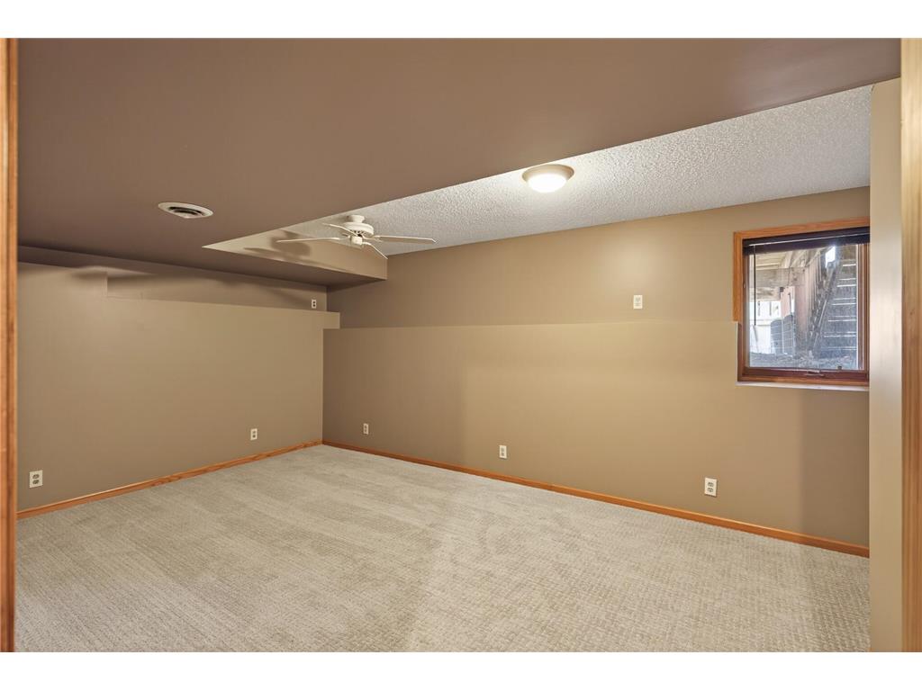 3882 121st Circle NW Coon Rapids MN 55433 7046790 image34