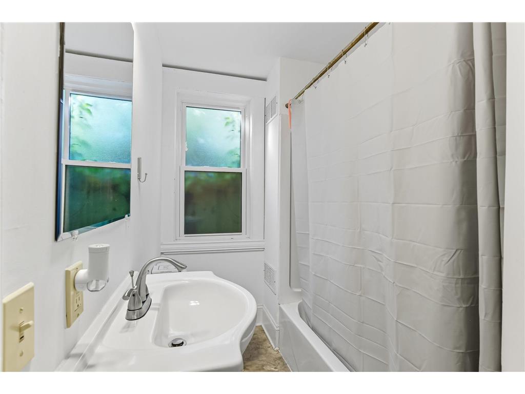 389 Fairview Avenue N Saint Paul MN 55104 6778578 image19