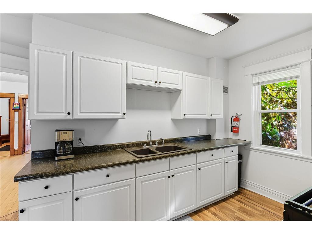 389 Fairview Avenue N Saint Paul MN 55104 7005069 image12