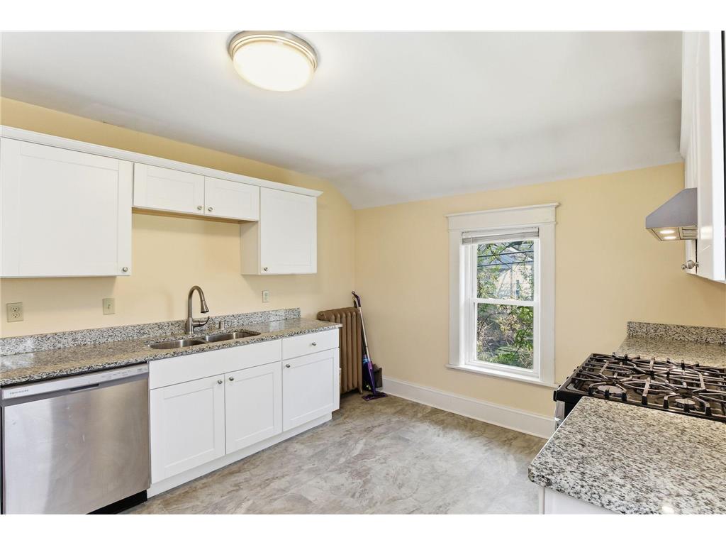 389 Fairview Avenue N Saint Paul MN 55104 7045756 image29