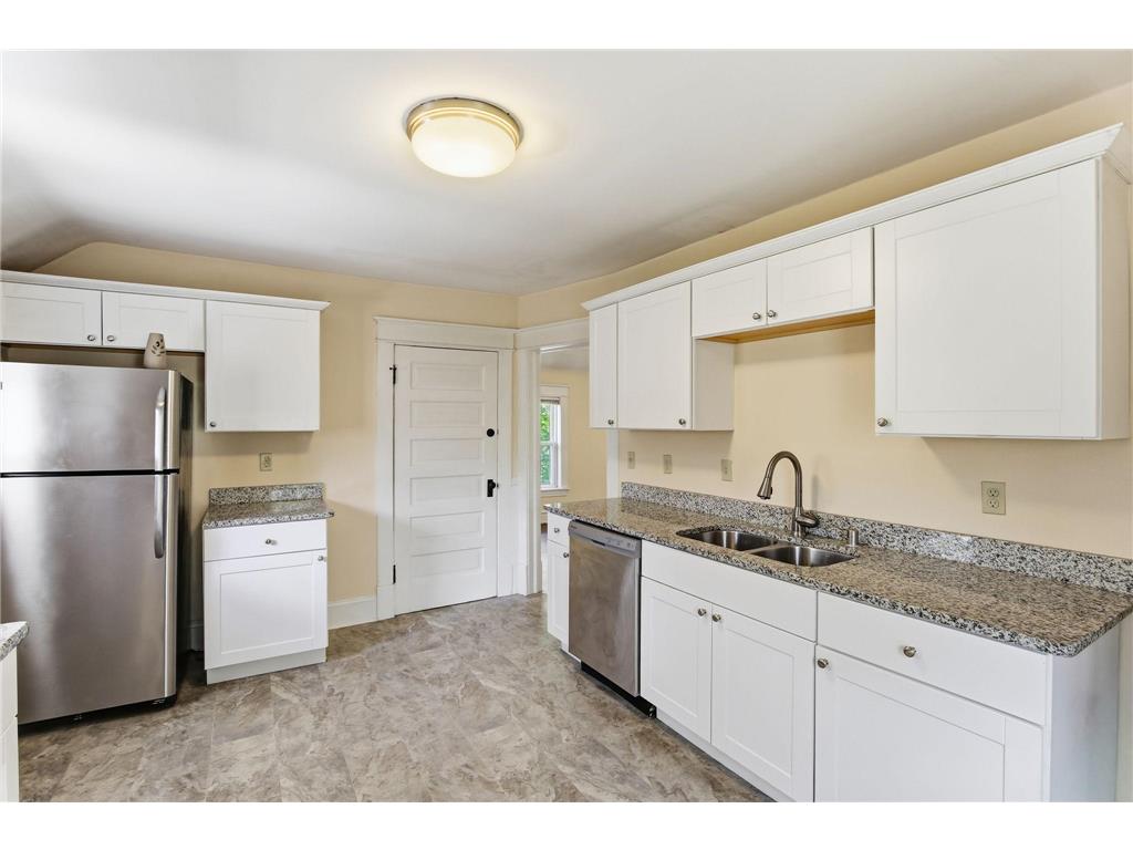 389 Fairview Avenue N Saint Paul MN 55104 7045756 image31