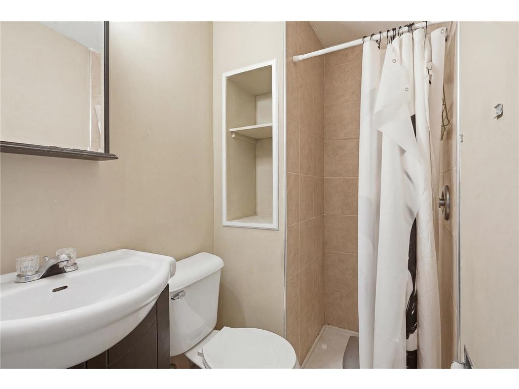 389 Maple Street Saint Paul MN 55106 7019367 image12