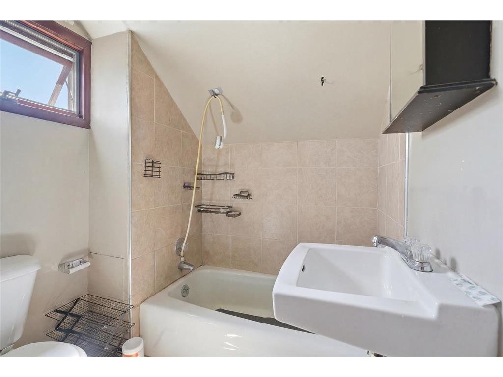 389 Maple Street Saint Paul MN 55106 7019367 image8