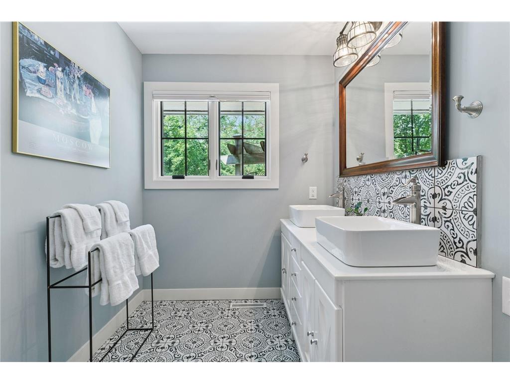 3895 Bayside Road Orono MN 55356 - Lake Minnetonka 7061121 image19