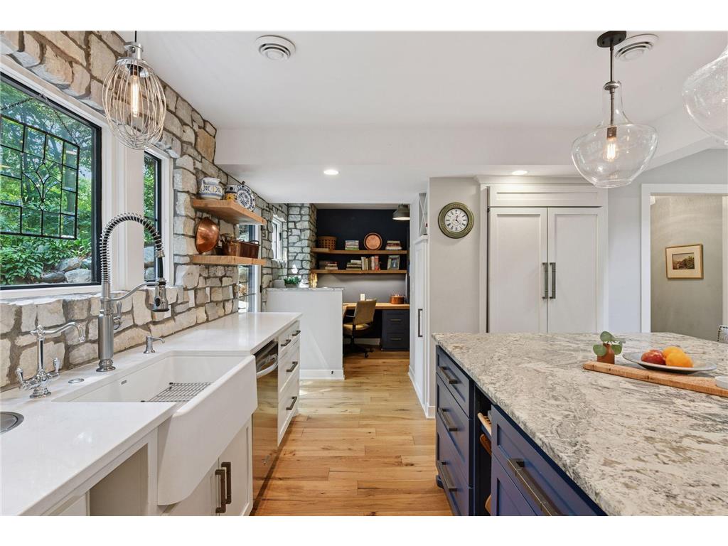 3895 Bayside Road Orono MN 55356 - Lake Minnetonka 7061121 image9