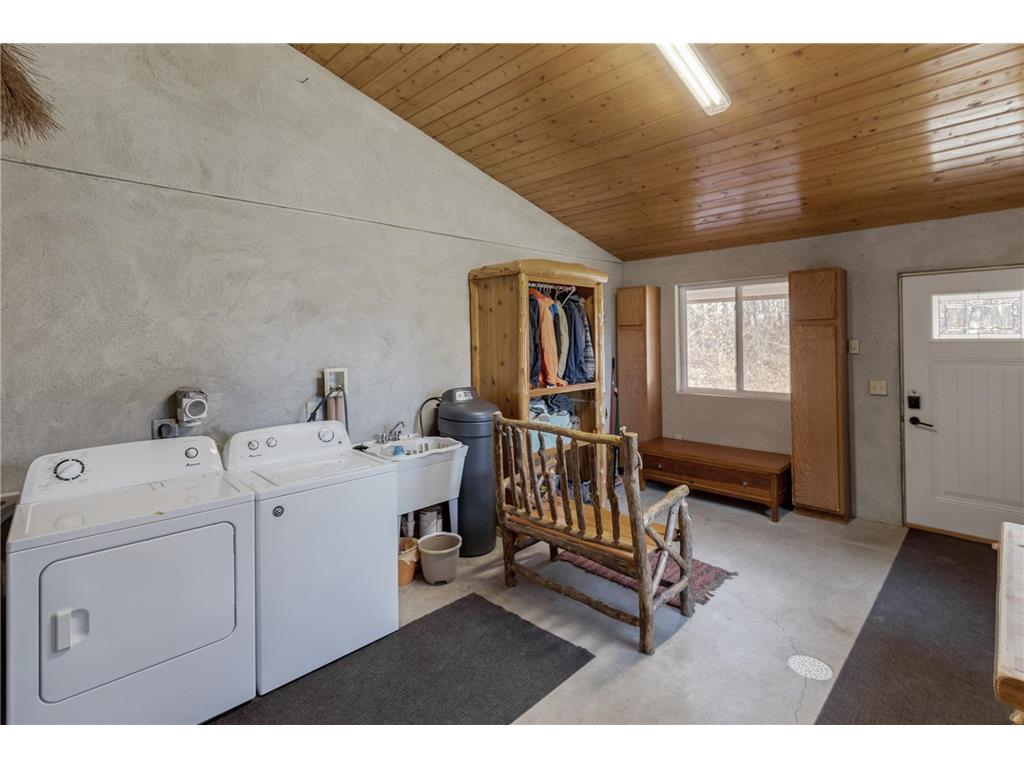 3895 Division Street W Backus MN 56435 6814672 image18