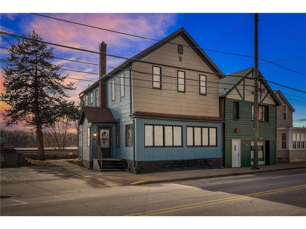 39 and 39-1/2 N Shore Drive Fountain City WI 54629 7010070 image1