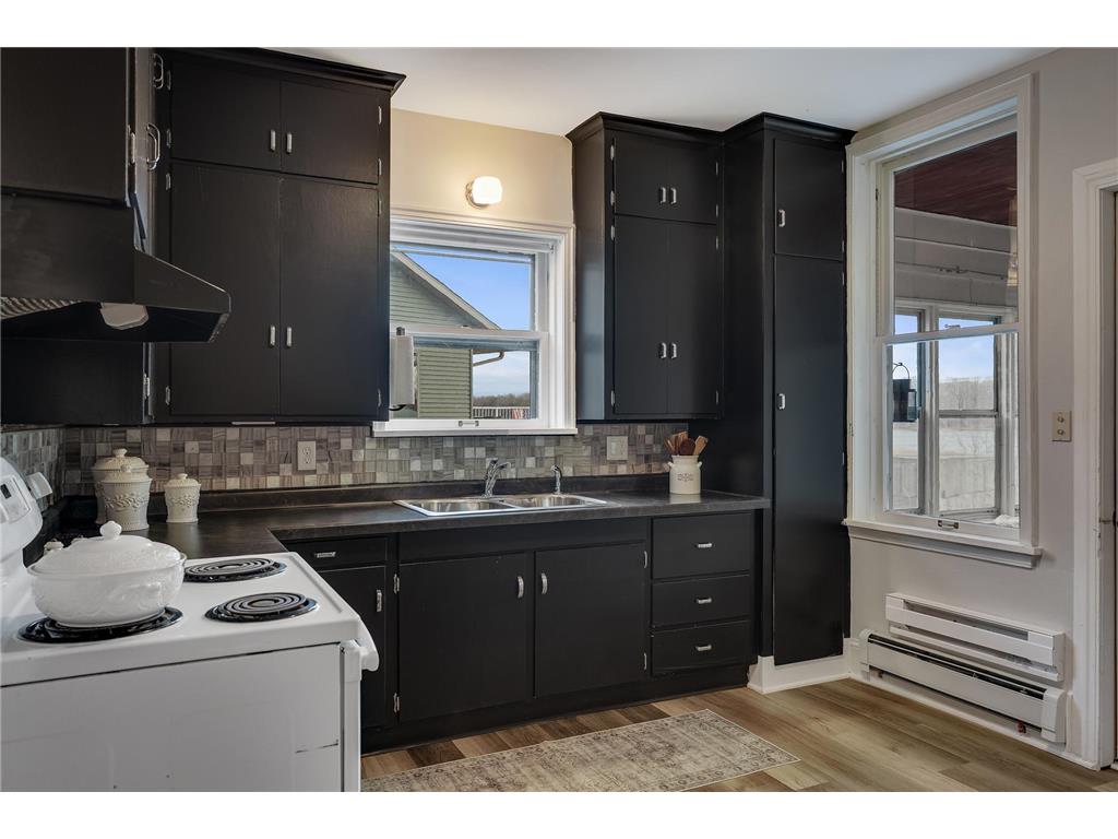 39 and 39-1/2 N Shore Drive Fountain City WI 54629 7010070 image16