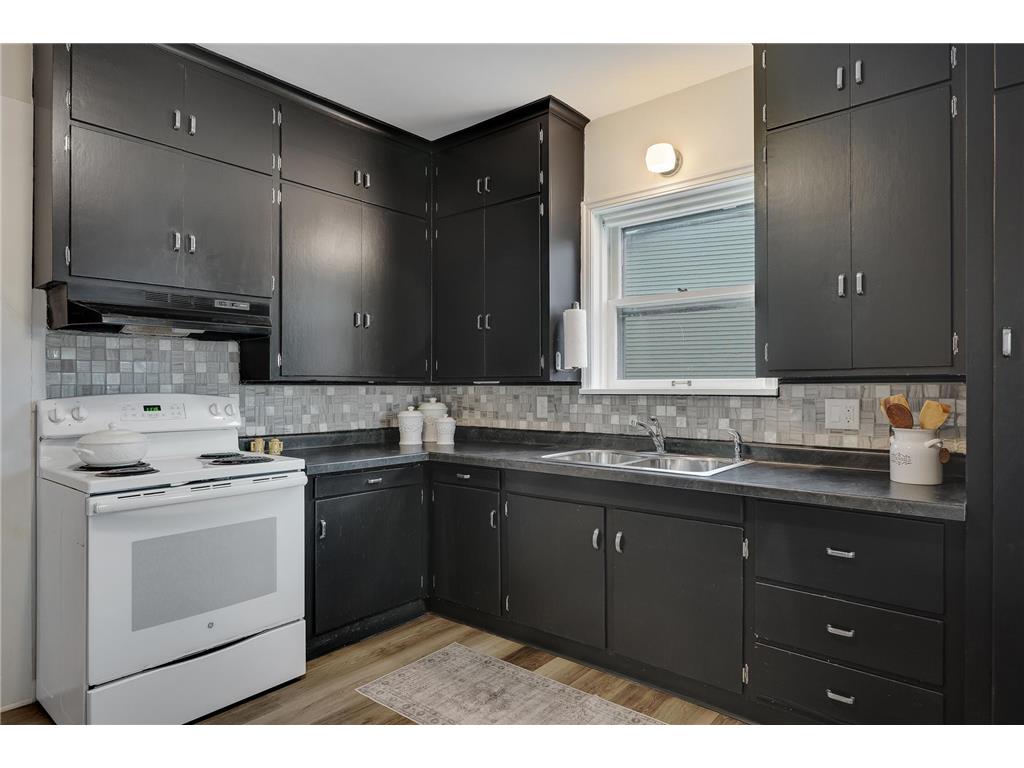 39 and 39-1/2 N Shore Drive Fountain City WI 54629 7010070 image17