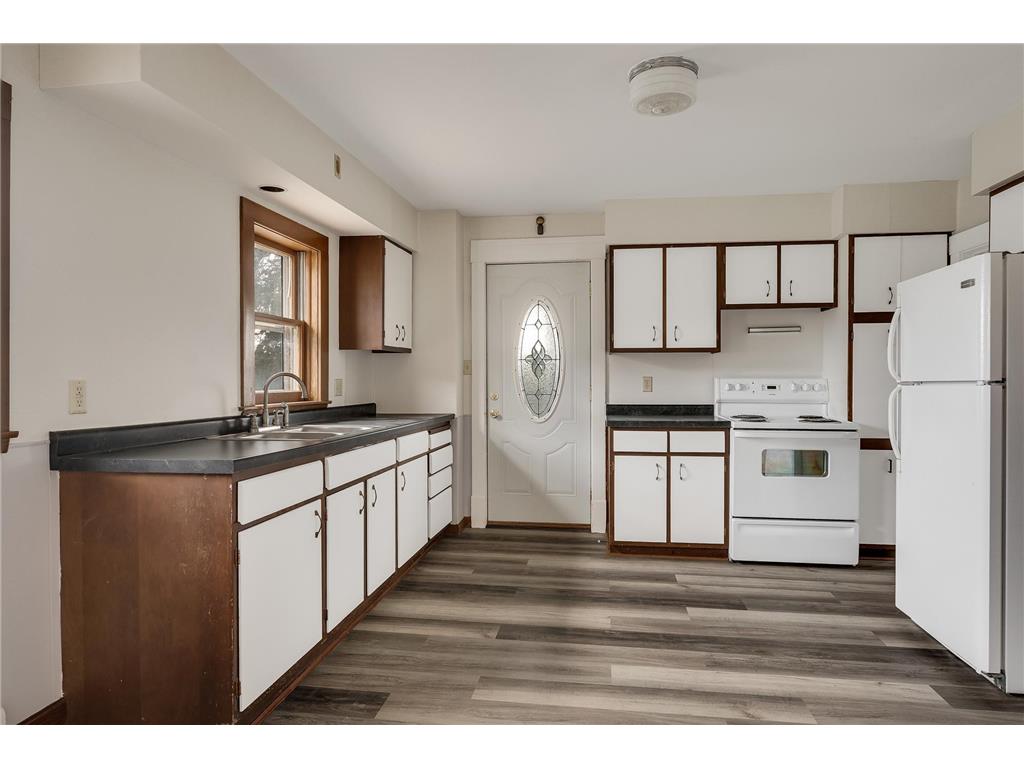 39 and 39-1/2 N Shore Drive Fountain City WI 54629 7010070 image25