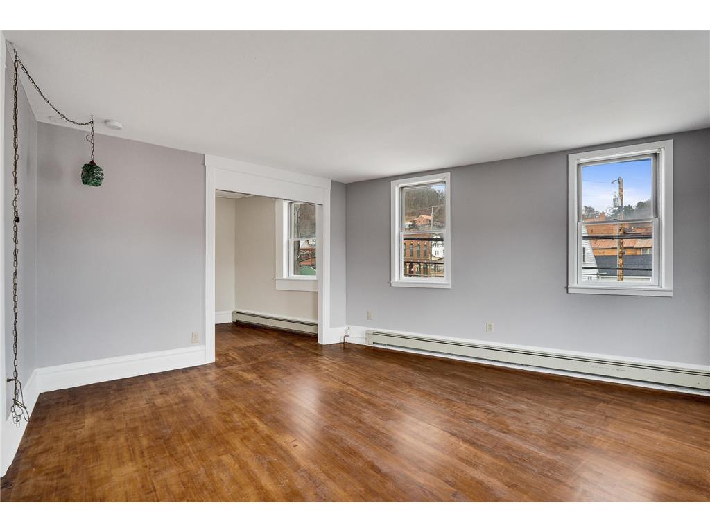 39 and 39-1/2 N Shore Drive Fountain City WI 54629 7010070 image28