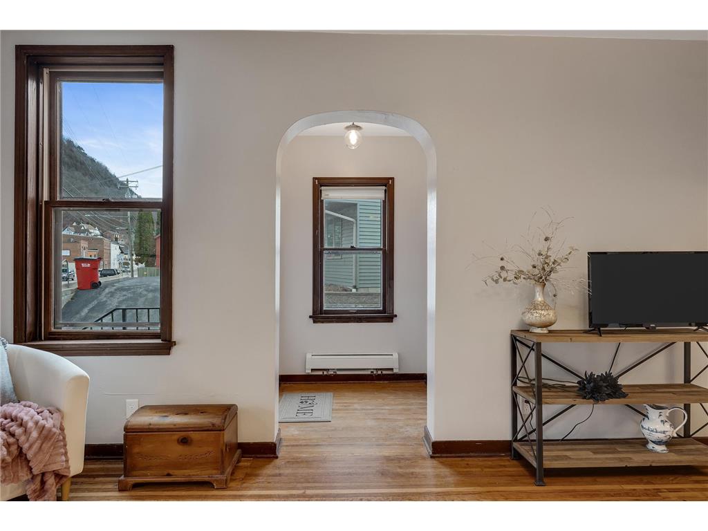 39 and 39-1/2 N Shore Drive Fountain City WI 54629 7010070 image6