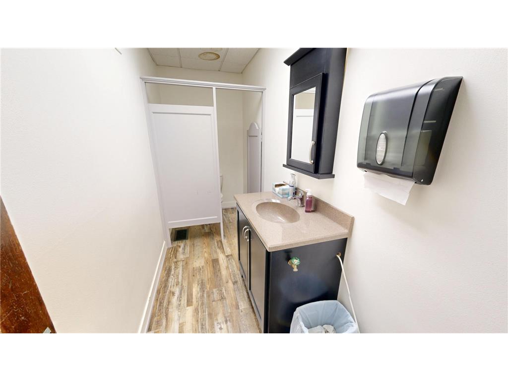 390 State Street N Eden Valley MN 55329 6765962 image16