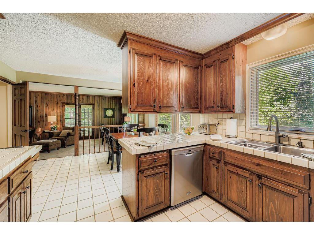 3900 Hillcrest Way Deephaven MN 55391 6755259 image9