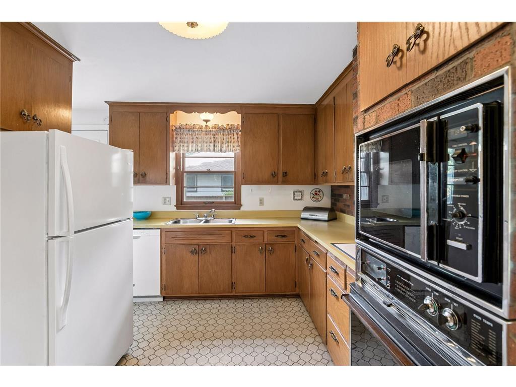 3901 57th Avenue N Brooklyn Center MN 55429 7058871 image8
