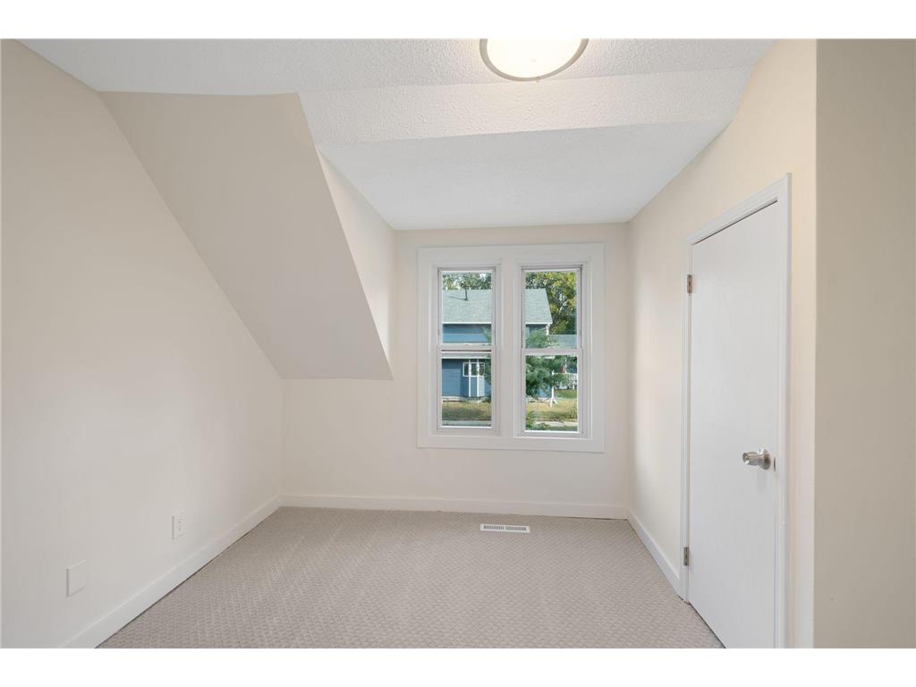 3901 Clinton Avenue Minneapolis MN 55409 7027141 image15