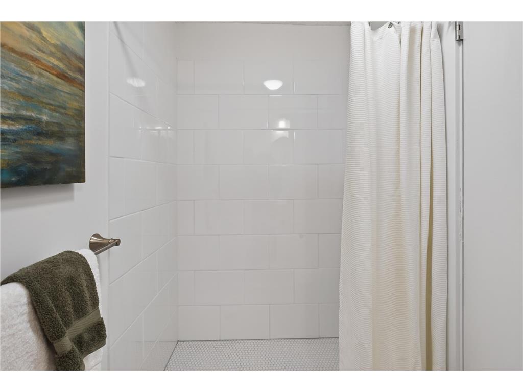 3901 Clinton Avenue Minneapolis MN 55409 7059984 image23